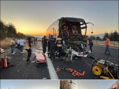 TEM’de yolcu otobüsü ile soğan yüklü kamyon çarpıştı