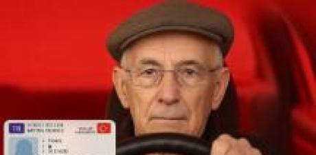 Ehliyete Yaş Sınırlaması