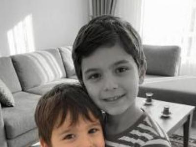 En büyük oğlum altı ay önce bir trafik kazasında hayatını kaybetti.