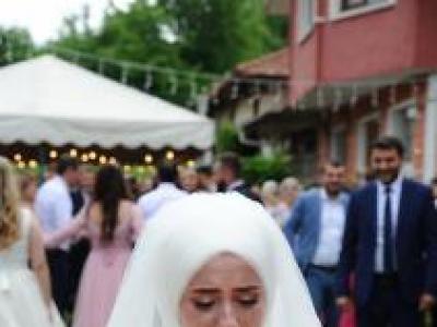 Gelin Olduğum Gece Kaçmak İstedim