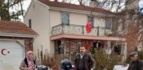 beni ve çocuklarımı sokağa attı