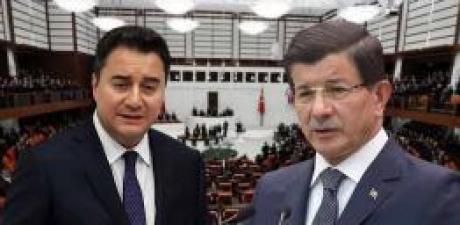 iki milletvekili CHP’ye katıldı