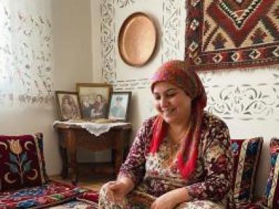 temizliğe gelen kadın