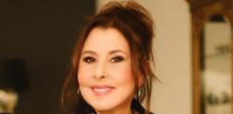 Ünlü Sanatçı Nilüfer