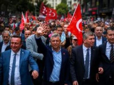 İşte Partisinin Adı..