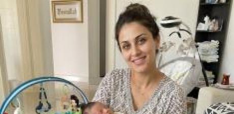 Kocam, yeni doğan üçüzlerimizle beni baş başa bırakıp