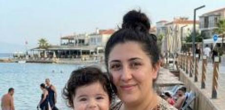 Kayınvalidem herkesin içinde benimle alay etti