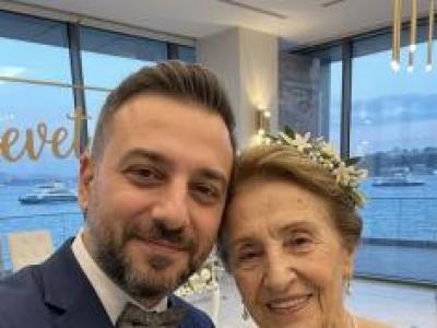 35 yaşındaki bir adam, 78 yaşındaki babaannemle evlendi.