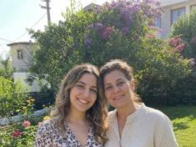 Annem ölmeden önce, kız kardeşimin tabutunun yanına