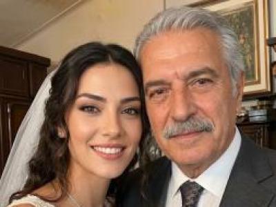 Benden 30 Yaş Büyük Yaşlı Bir Adamla Zorunluluktan