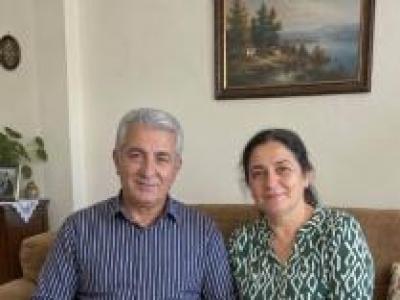 Babam, tam 43 yıl boyunca annemin bütün maaşını aldı.