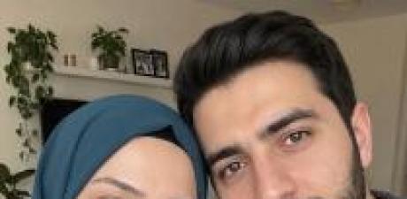 KOCAM TELEFONU KAPATTIĞINI SANARAK KONUŞMAYA