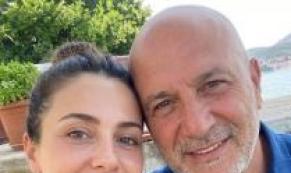 26 yaşında gelinim meğer benim
