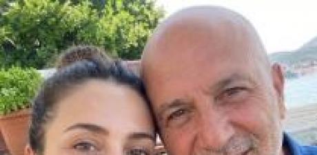 26 yaşında gelinim meğer benim
