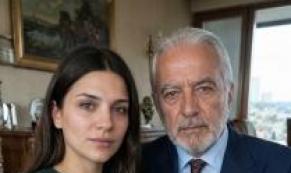 20 Yaşındaki Kız 70 Yaşındaki Adamla 