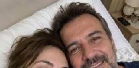 On yıl boyunca onunla karısıymışım gibi yaşadım.
