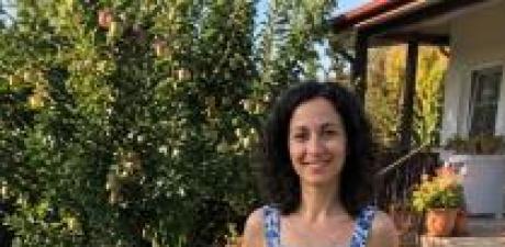 KOMŞUM BAHÇEMDEKİ BÜTÜN MEYVELERİ 