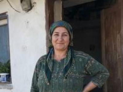 55 YAŞINDA DULUM, KÖYDE YALNIZ YAŞIYORUM.