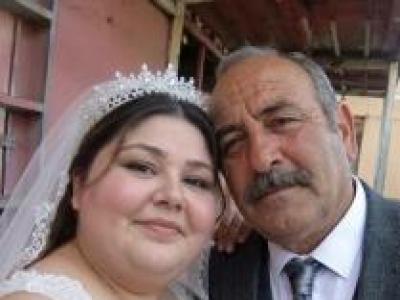 OLDUKÇA FAZLA KİLOLU GENÇ BİR KIZDIM. KÖYÜN EN ZENGİN AĞASI