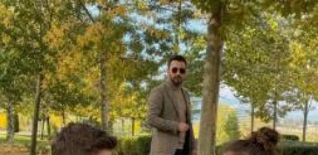 Oğlunu Gizlice Takip Etti: Parktaki Bankta Gördükleri