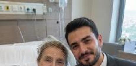 ÖLÜM DÖŞEĞİNDEKİ 70 YAŞINDAKİ BİR KADININ SON DİLEĞİNİ 