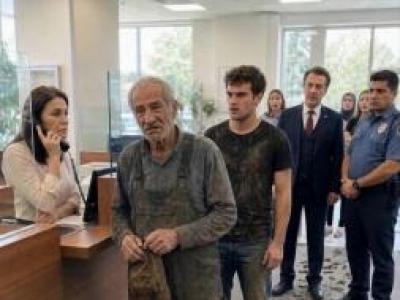 84 Yaşındaki Dedemi Çamurlu Kıyafetleri Yüzünden