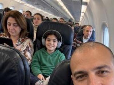 12 Saatlik Uçuşta Arkamdaki Kız Koltuğumu