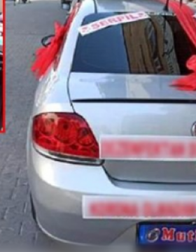 Gelin arabasının arkasındaki yazı görenleri güldürdü