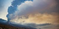 La Palma Adası'nda volkandan çıkan lavlar 33 günde 2 bin 185 binayı kül etti