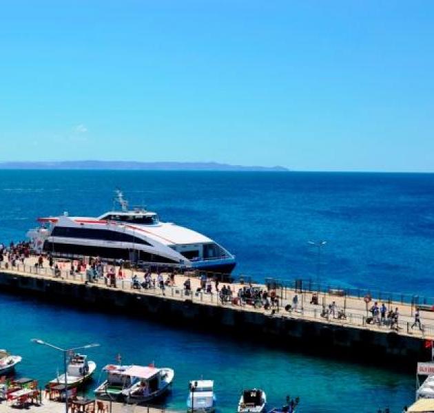 Avşa Adası'nda 2026 Turizm Sezonu Açıldı: Tatilciler Adaya Akın Etmeye Başladı